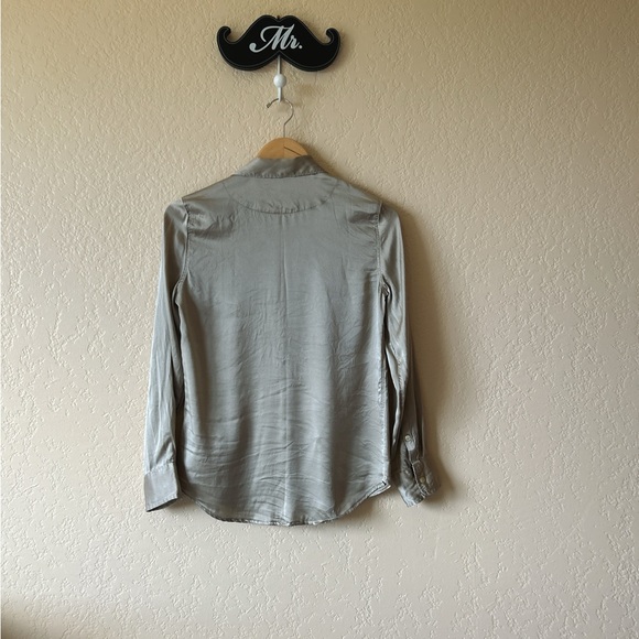 J Crew Silk Buttons Down Silk Shirt Size 0 - Picture 4 of 7